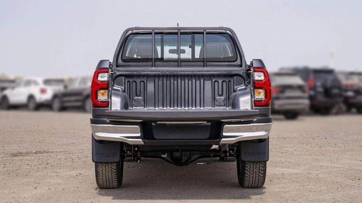 Toyota Hilux Toyota Hilux Sr5 2.4L Diesel 2024 full option for export only-6-6