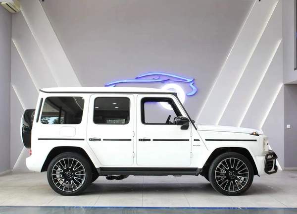 2021 - Mercedes-Benz G63 AMG V8 with warranty