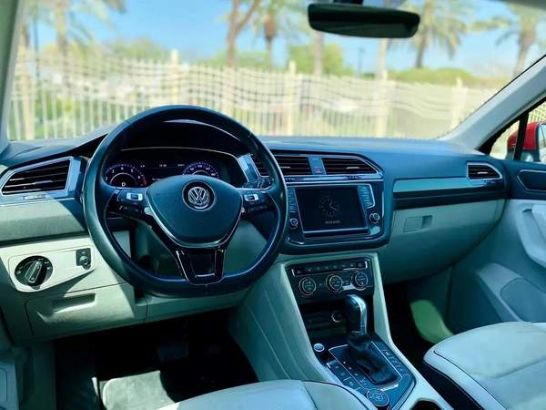 2017 VW TIGUAN SPIRT STYLE R-LINE 2.0TSI ||GCC || ORIGNAL PAINT || FULL SERVICE AT AGENCY