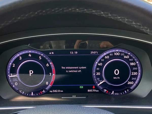 2017 VW TIGUAN SPIRT STYLE R-LINE 2.0TSI ||GCC || ORIGNAL PAINT || FULL SERVICE AT AGENCY