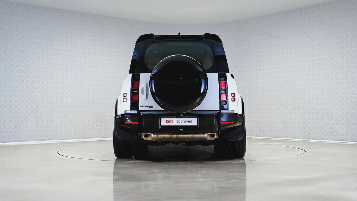 Special Offer | AED 5,162 PM | Head-up Display, LED Lightbar | Defender 110 P400 HSE Widetrack-9-9
