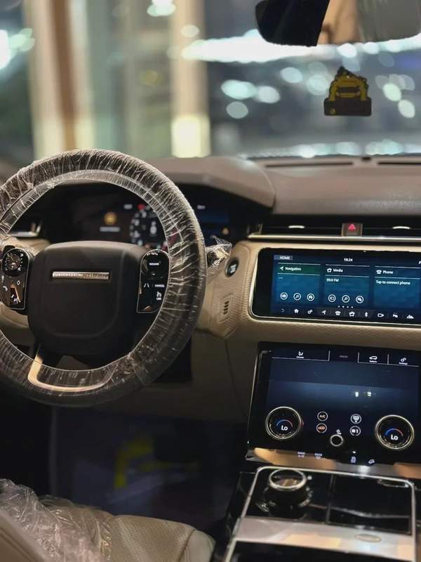 Land Rover Range Rover Velar P250 S 2018 - GCC Specs
