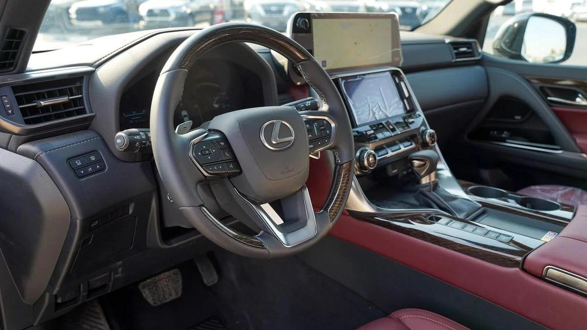 Lexus LX600-7-7