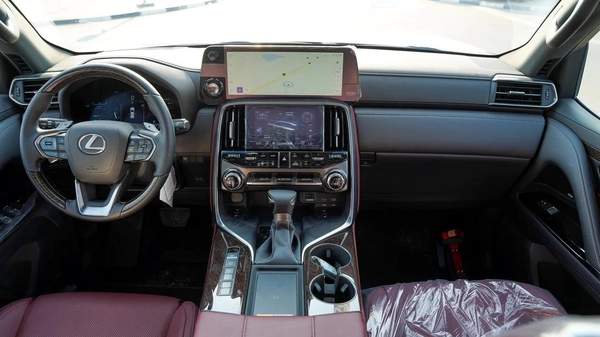 Lexus LX600