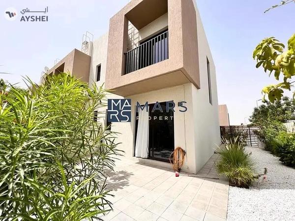 Spacious, Luxury 2 Bedroom Corner Townhouse with Close Kitchen Available For Rent in Nasma Residence