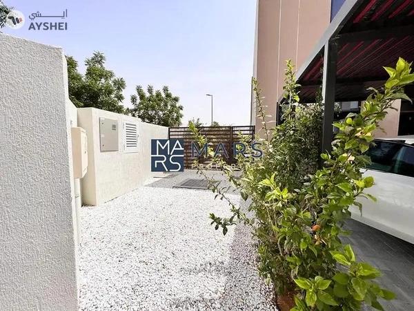 Spacious, Luxury 2 Bedroom Corner Townhouse with Close Kitchen Available For Rent in Nasma Residence