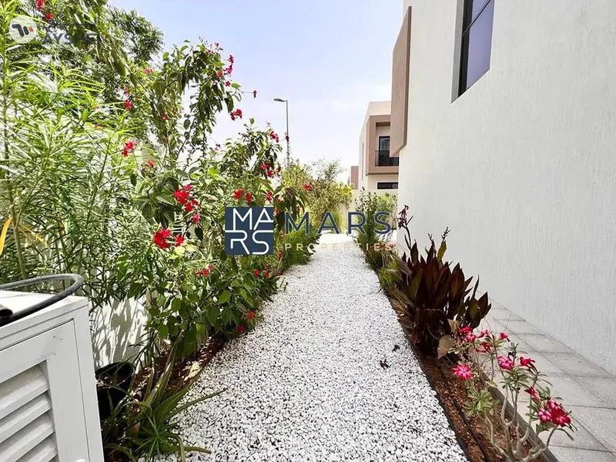 Spacious, Luxury 2 Bedroom Corner Townhouse with Close Kitchen Available For Rent in Nasma Residence-3-3