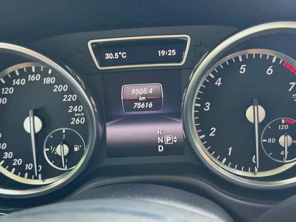 MERCEDES BENZ GL550 | 2014 | SLIVER WITH BLACK INTERIOR | CLEAN CAR | FRESH JAPAN IMPORT