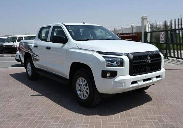 Mitsubishi L200 Mitsubishi L200 petrol 2.5L 2025 brand new 2.5L for export only