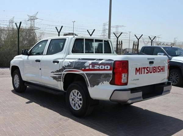 Mitsubishi L200 Mitsubishi L200 petrol 2.5L 2025 brand new 2.5L for export only