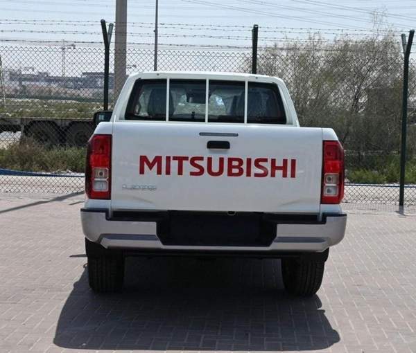 Mitsubishi L200 Mitsubishi L200 petrol 2.5L 2025 brand new 2.5L for export only