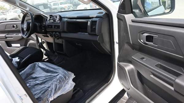 Mitsubishi L200 Mitsubishi L200 petrol 2.5L 2025 brand new 2.5L for export only