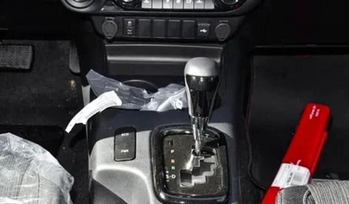 Toyota Hilux Adventure 4.0L-11-11