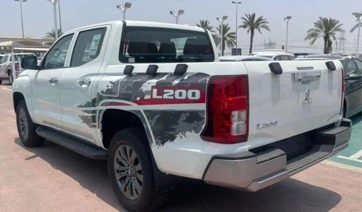 Mitsubishi L200 Mitsubishi L200 GLX AT DIESEL FULL OPTION 2026-3-3