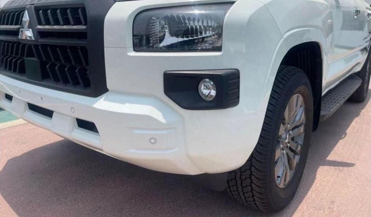 Mitsubishi L200 Mitsubishi L200 GLX AT DIESEL FULL OPTION 2026-6-6