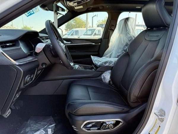 Jeep Grand Cherokee EXPORT PRICE - Grand Cherokee Overland 3.6L