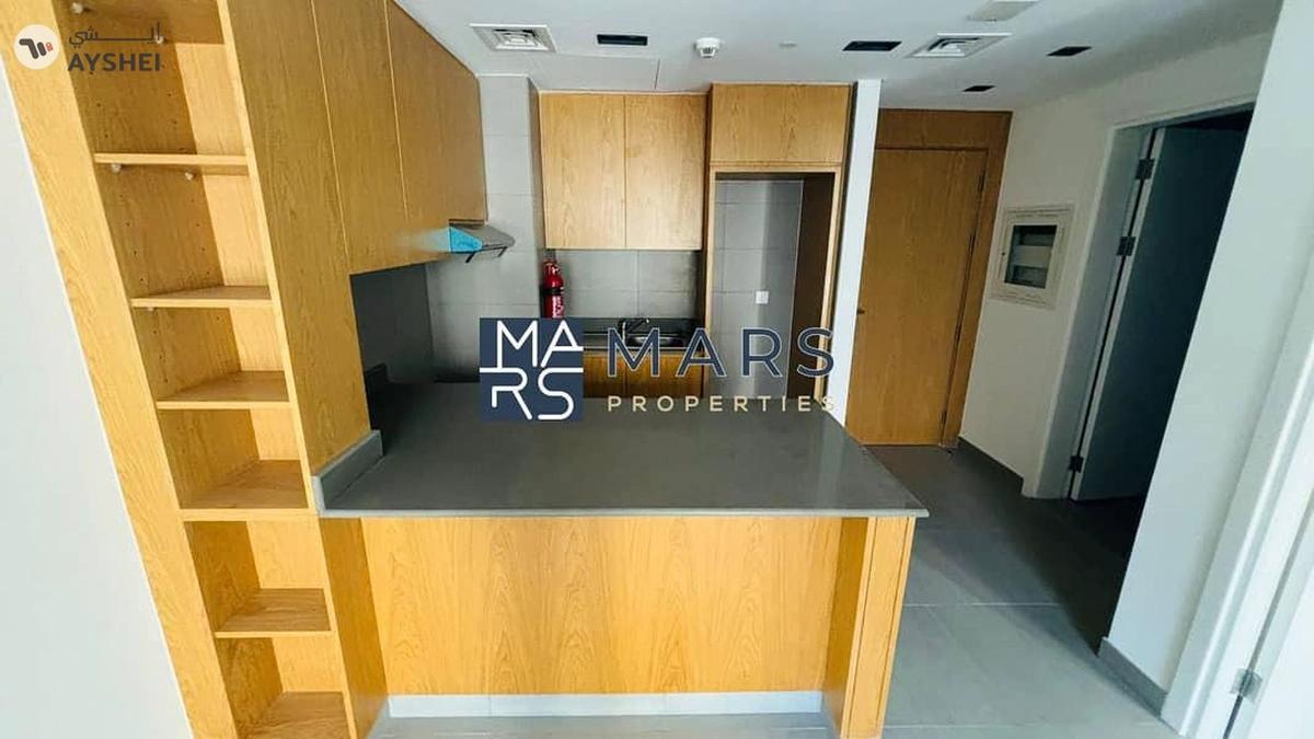 Cozy 1BHK with Balcony & Stunning Community View-3-3
