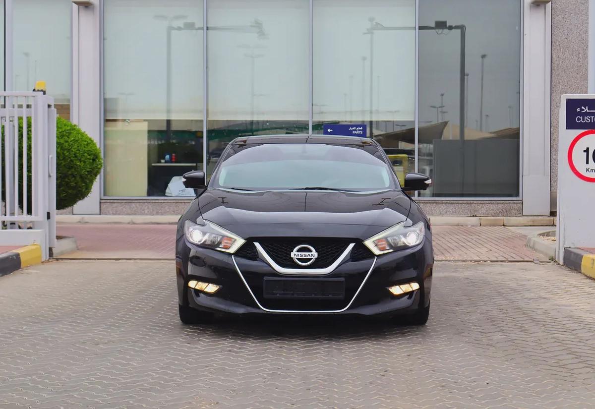 Nissan Maxima SR 2018 - GCC Specs - Excellent Condition-2-2