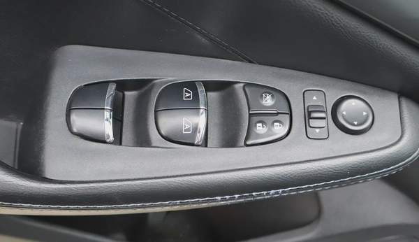 Nissan Maxima SR 2018 - GCC Specs - Excellent Condition