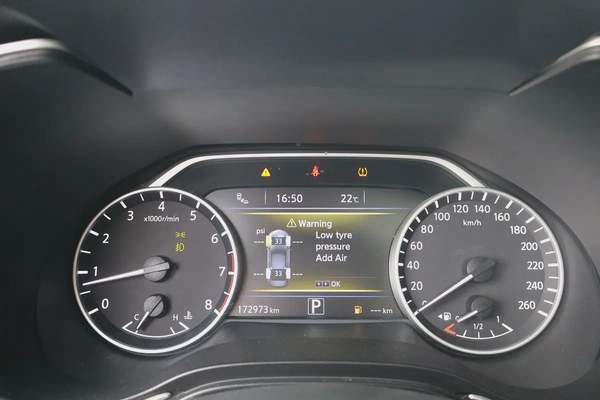 Nissan Maxima SR 2018 - GCC Specs - Excellent Condition