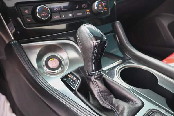 Nissan Maxima SR 2018 - GCC Specs - Excellent Condition