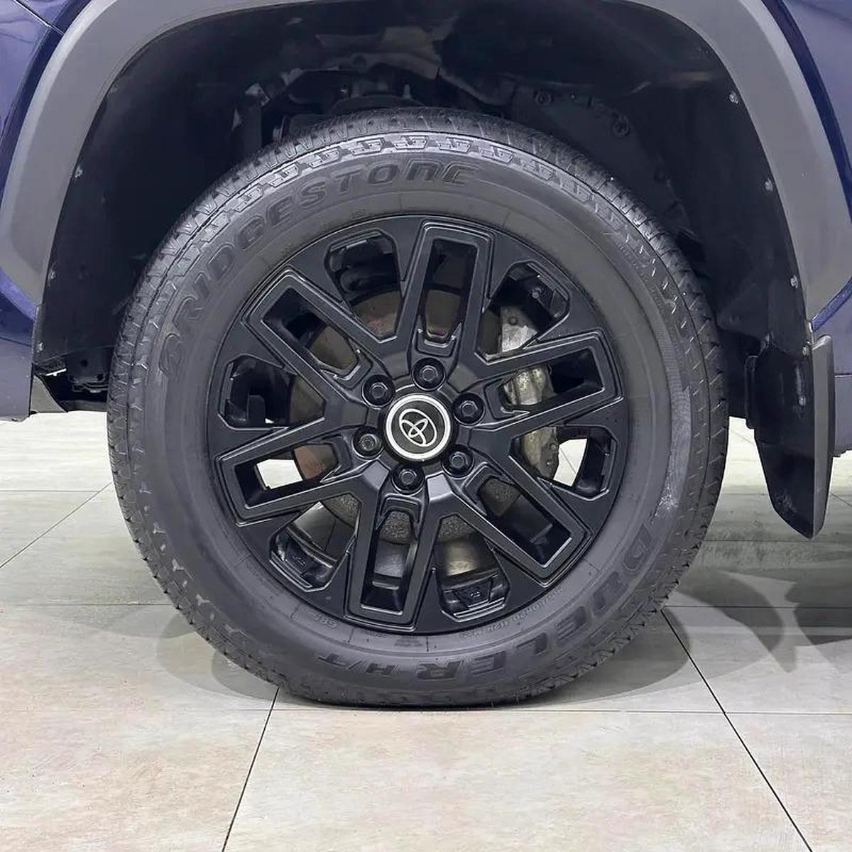 2024 Toyota Tundra Limited-4-4