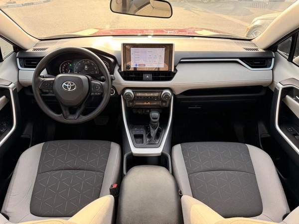 Toyota RAV4 XLE 2.5 L | sunroof, push start low mileage full option