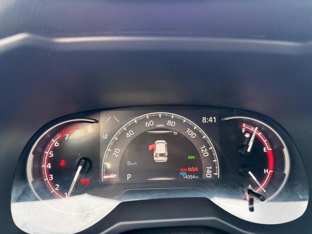 Toyota RAV4 XLE 2.5 L | sunroof, push start low mileage full option-11-11