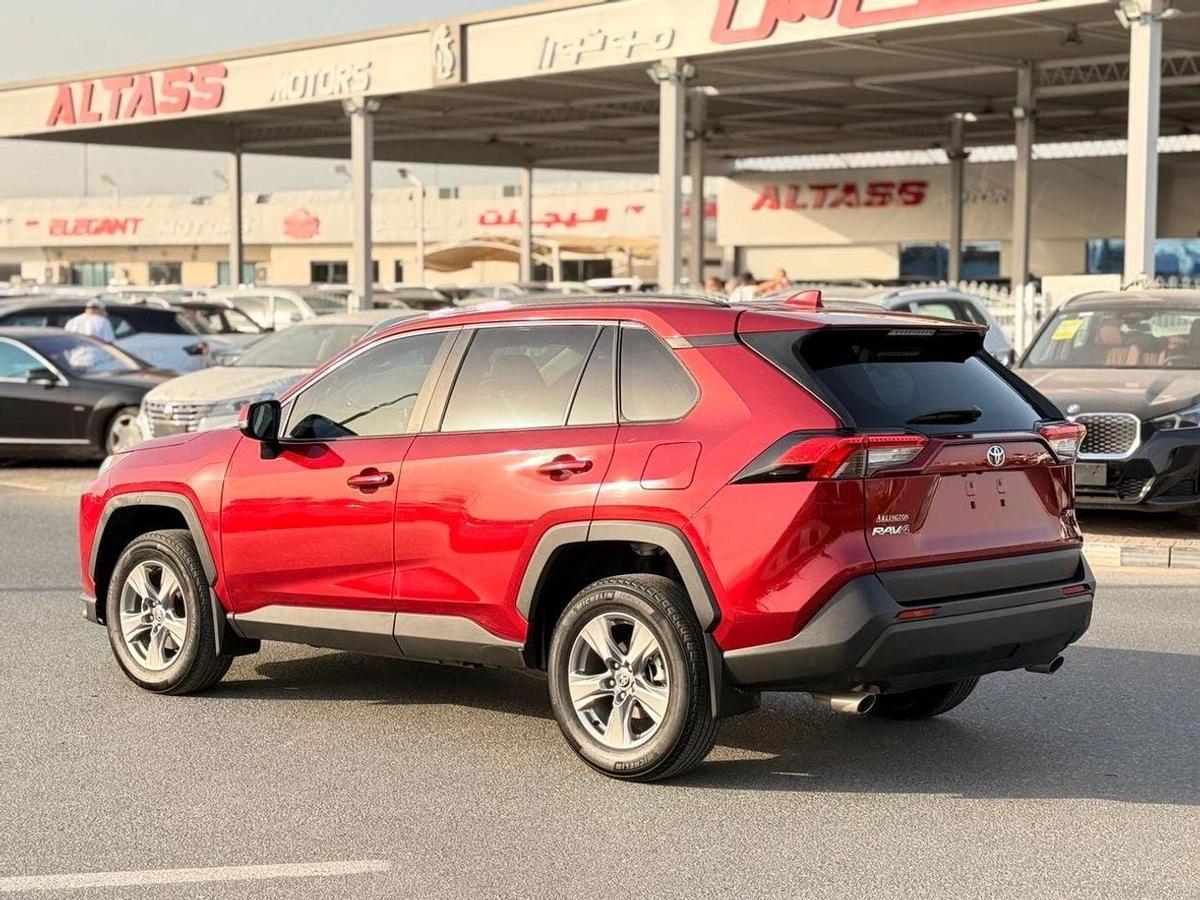 Toyota RAV4 XLE 2.5 L | sunroof, push start low mileage full option-13-13