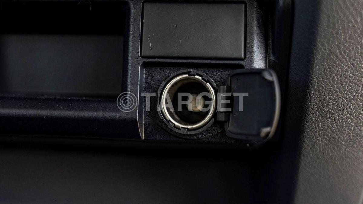 Toyota Land Cruiser 70 LC 76 4.2 M/T 2025-9-9