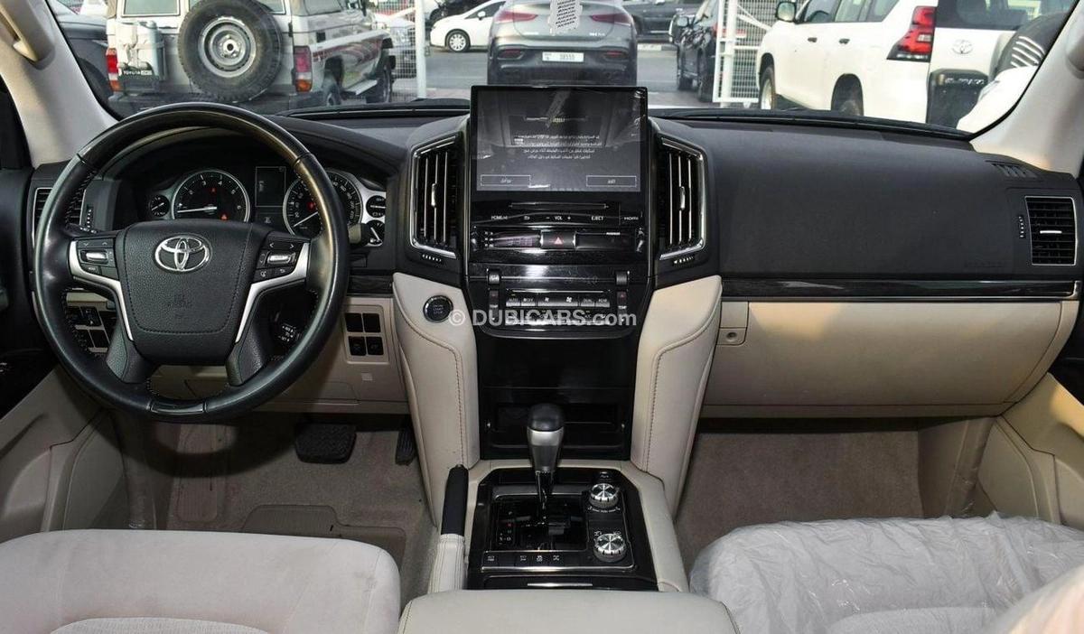 Toyota Land Cruiser GXR V8 Grand Touring-4-4