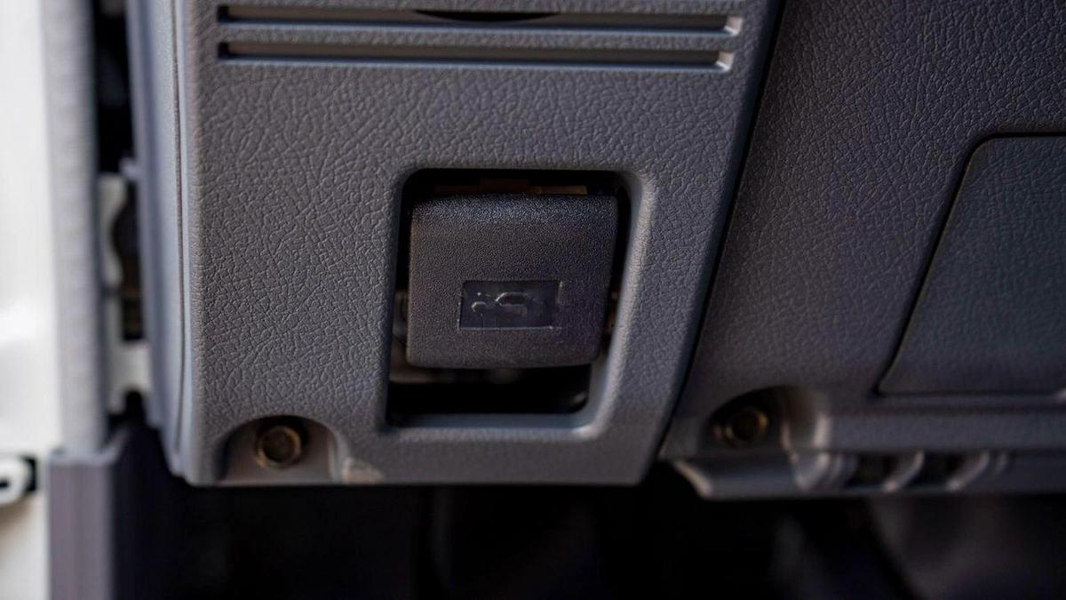 Toyota Land Cruiser 70 Toyota LC78 Hard Top 4.2L V6 Diesel MT MY2025 for export only-21-21