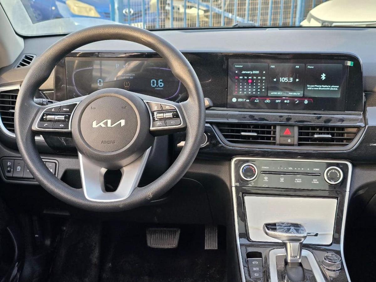 Kia Seltos KIA SALTOS LUXURY FULL OPTION PETROL ENGINE-4-4