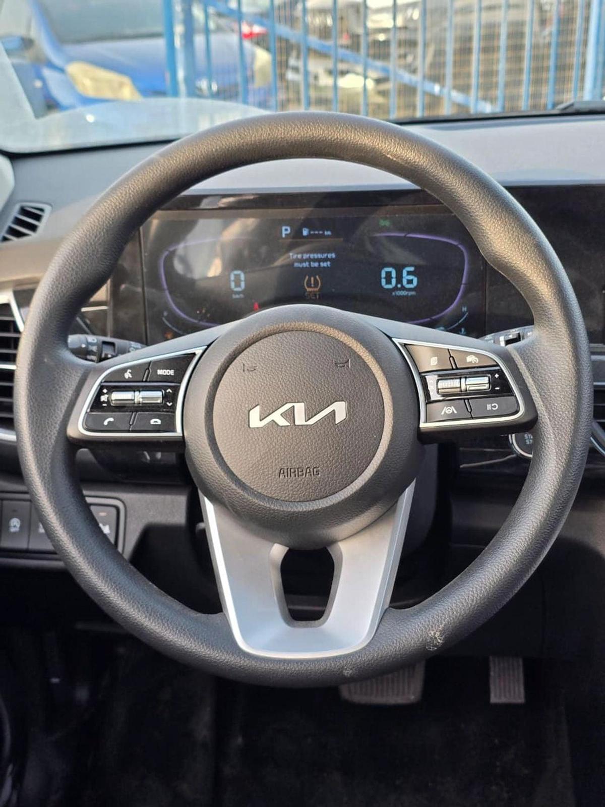 Kia Seltos KIA SALTOS LUXURY FULL OPTION PETROL ENGINE-11-11