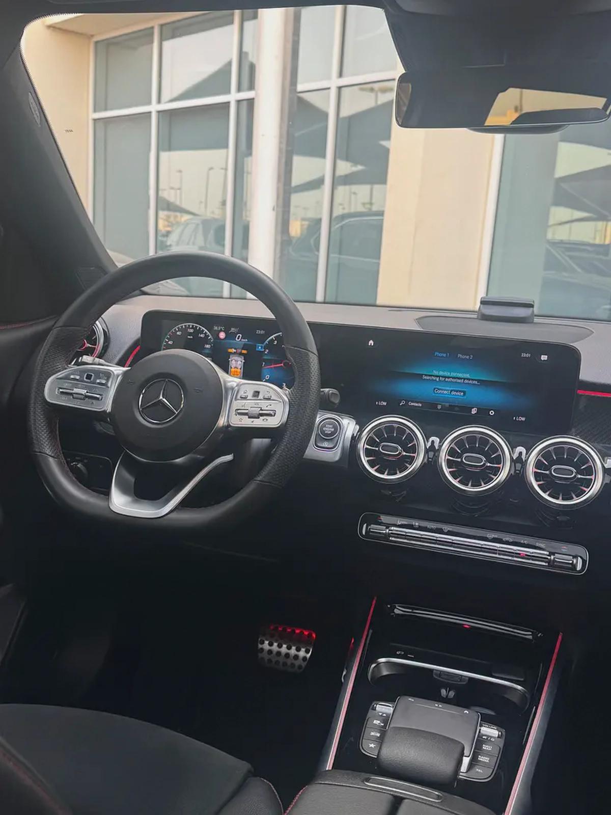 Mercedes Benz GLB250 4MATIC AMG 2022 fully loaded-13-13