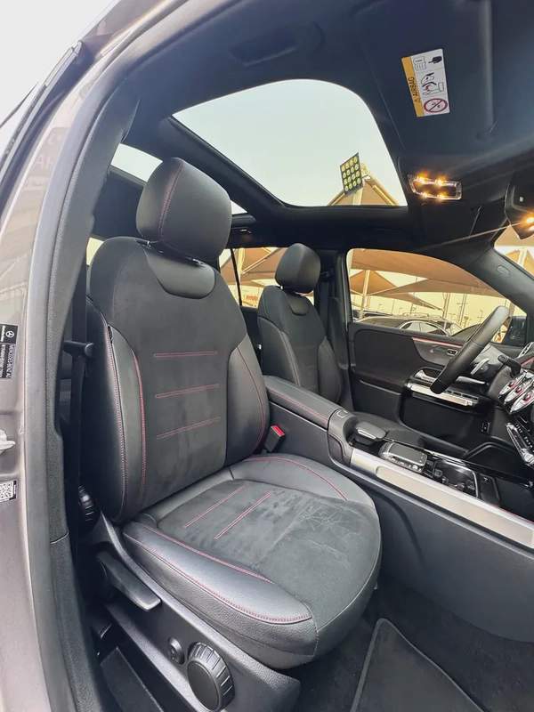 Mercedes Benz GLB250 4MATIC AMG 2022 fully loaded