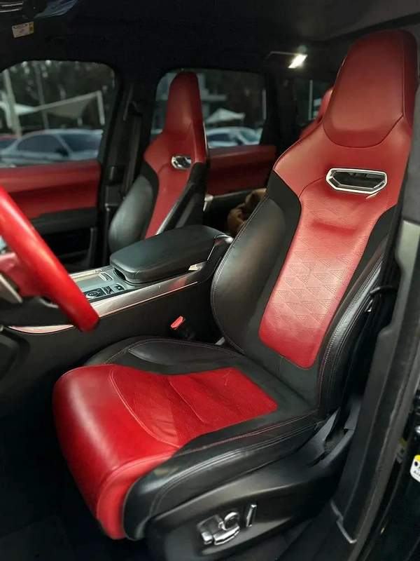 RANGE ROVER SPORT SVR GCC 2018 ORIGINAL PAINT PERFECT CONDITION