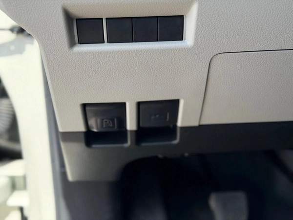 Toyota Hiace 3.5L Cargo manual 2026