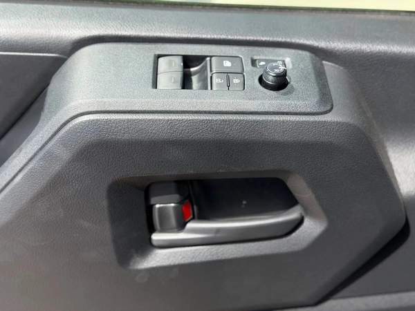 Toyota Hiace 3.5L Cargo manual 2026