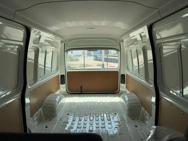 Toyota Hiace 3.5L Cargo manual 2026