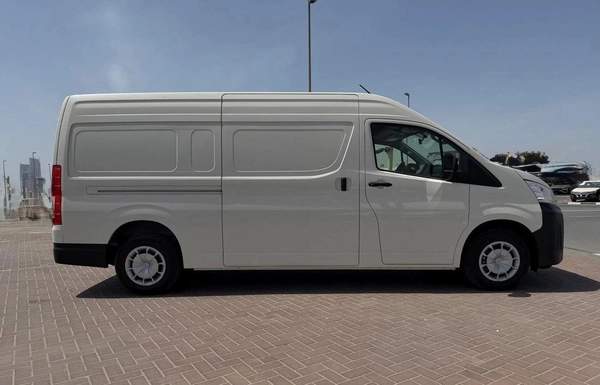 Toyota Hiace 3.5L Cargo manual 2026
