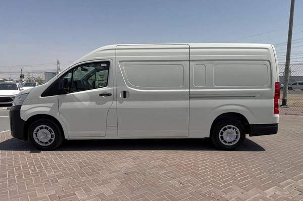 Toyota Hiace 3.5L Cargo manual 2026