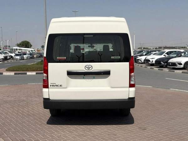 Toyota Hiace 3.5L Cargo manual 2026