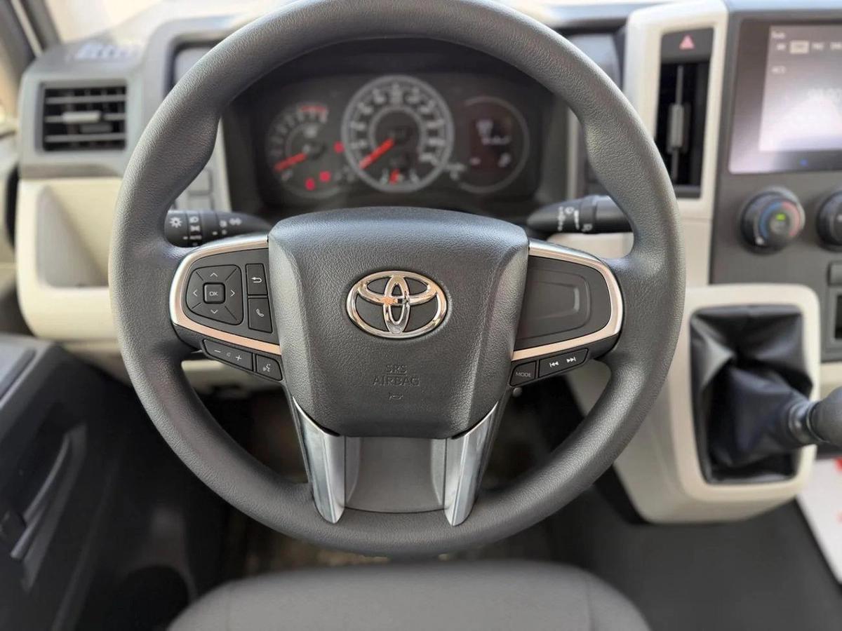Toyota Hiace 3.5L Cargo manual 2026-11-11
