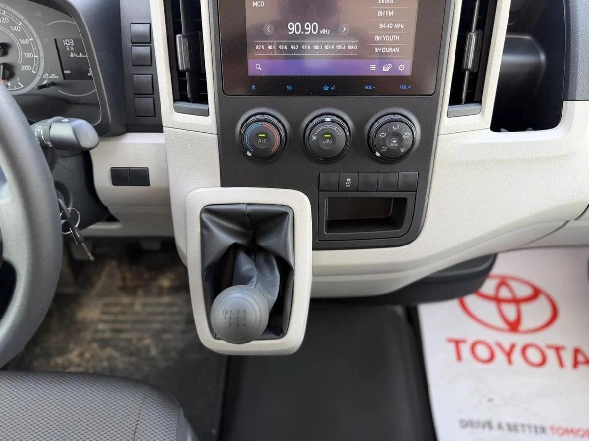 Toyota Hiace 3.5L Cargo manual 2026-3-3