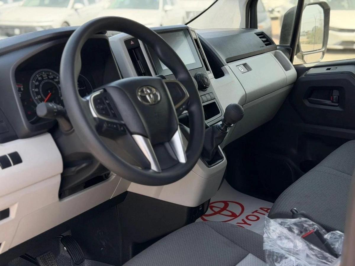 Toyota Hiace 3.5L Cargo manual 2026-2-2
