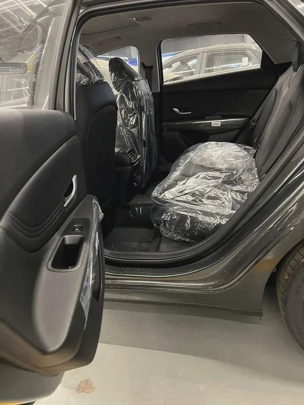 Hyundai Elantra GLX ELITE---Electric Seat----Sunroof--Available in Dubai