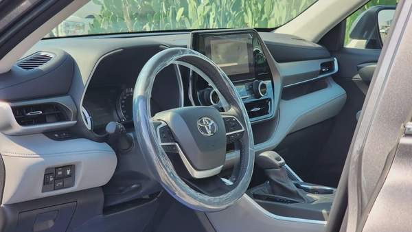 2023 Toyota Highlander GLE Hybrid (Grey)