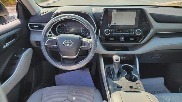 2023 Toyota Highlander GLE Hybrid (Grey)