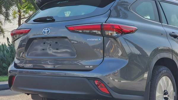 2023 Toyota Highlander GLE Hybrid (Grey)